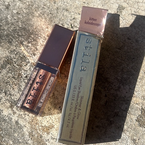 🌙❄️Kitten Kaleidoscope Stila Shimmer & Glow Eyeshadow - Picture 3 of 11